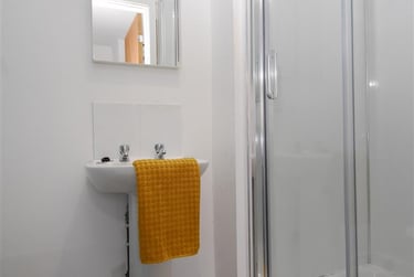 7 bed flat, 10 Kinterbury Street, City Centre, Plymouth, PL12DG - Image 5